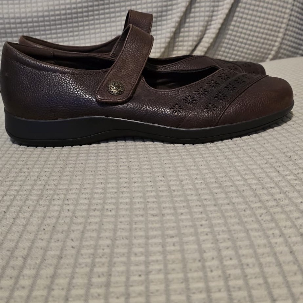 Bjorndal Brown Dress Shoes with Moccasin Stitching - Picture 2 of 7